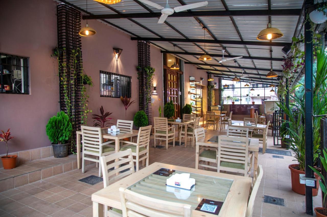 Palm Air By Goa Stays Panaji Exterior foto